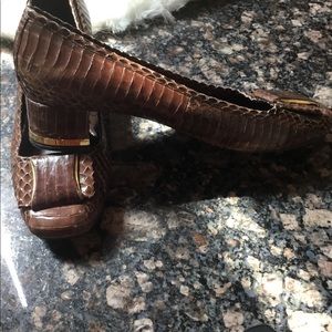 ENZO ANGIOLINI sz  6 Brown gold leather snake